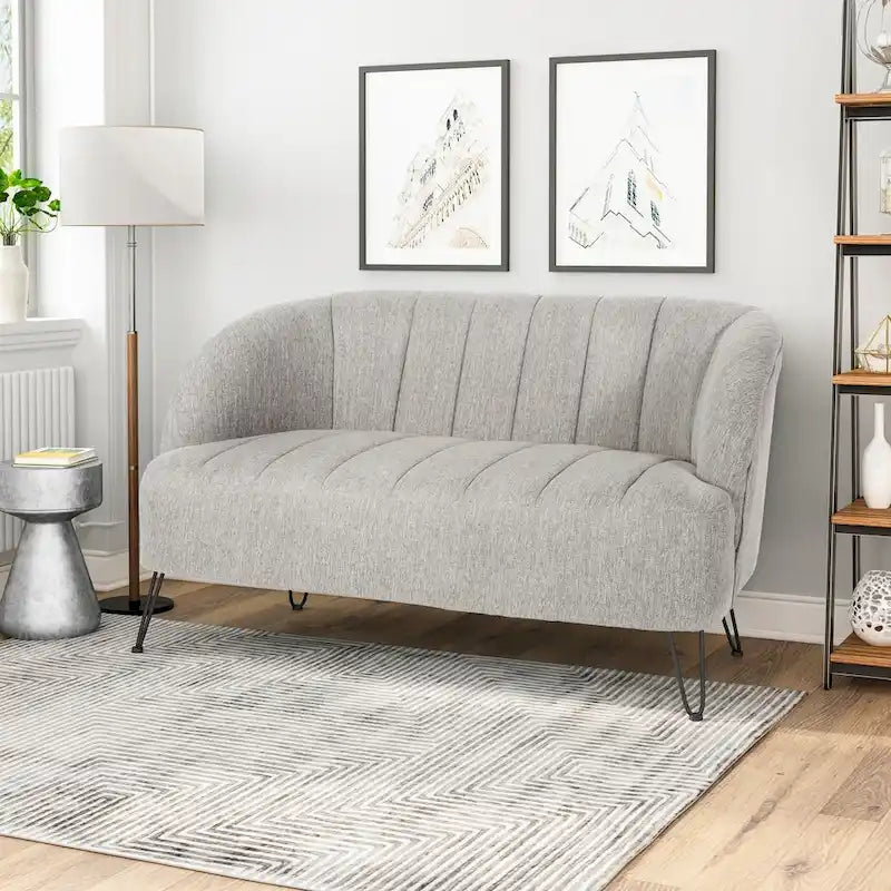 Nowoczesna dwuosobowa sofa z tkaniny na nóżkach hairpin, do salonu
