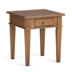 Kwadratowy stolik końcowy z litego drewna o boku 45,7 cm, styl przejściowy, stolik boczny do salonu